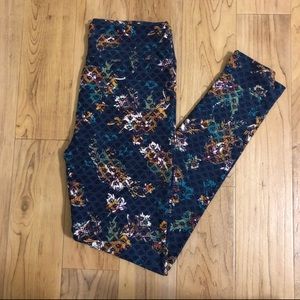 NWT ⭐️ Paisley Floral LuLaRoe OS Leggings